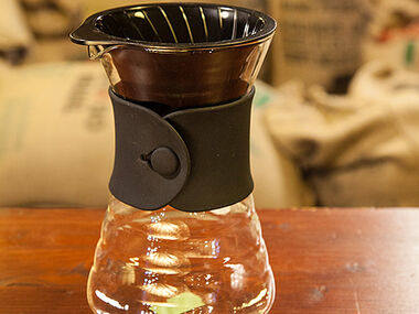 Příprava kávy pomocí Haria V60 Drip Decanteru